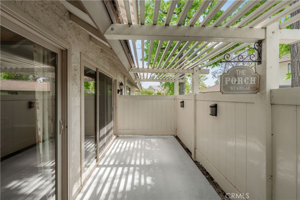 Village Green (725) - Residential Lease