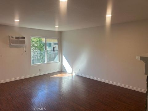 Photo of 1031 Linden Avenue Ave #204, Glendale, CA 91201 (MLS # SB26011219)