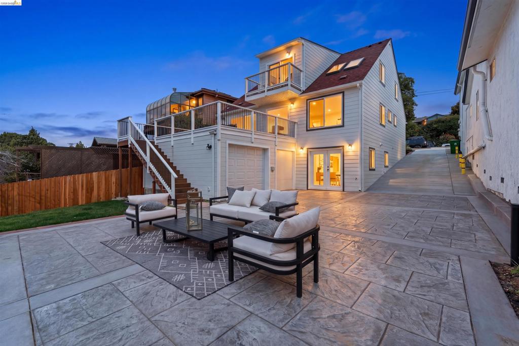 857 Balra Dr Dr