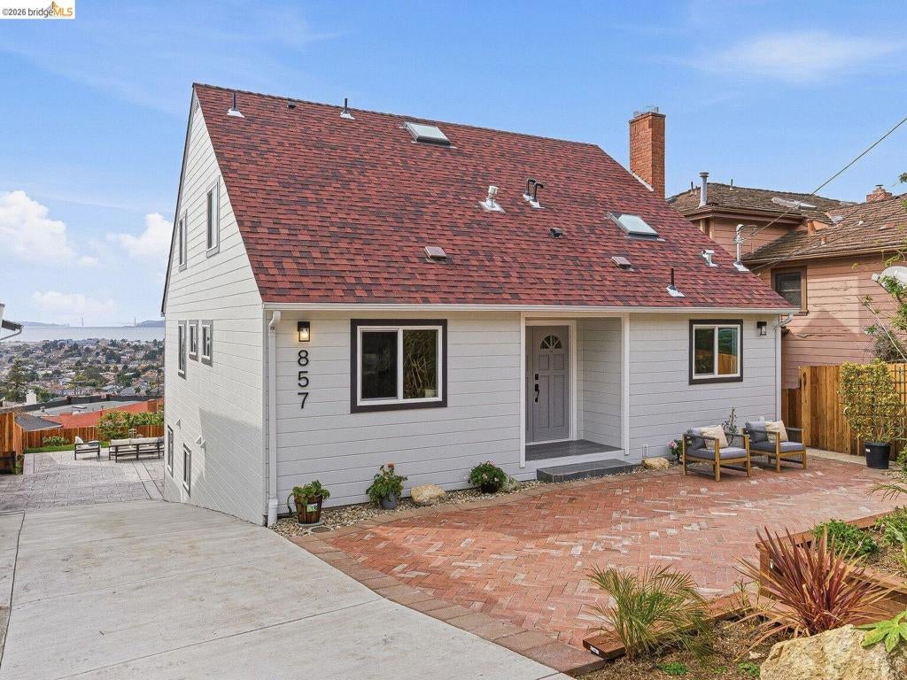 857 Balra Dr