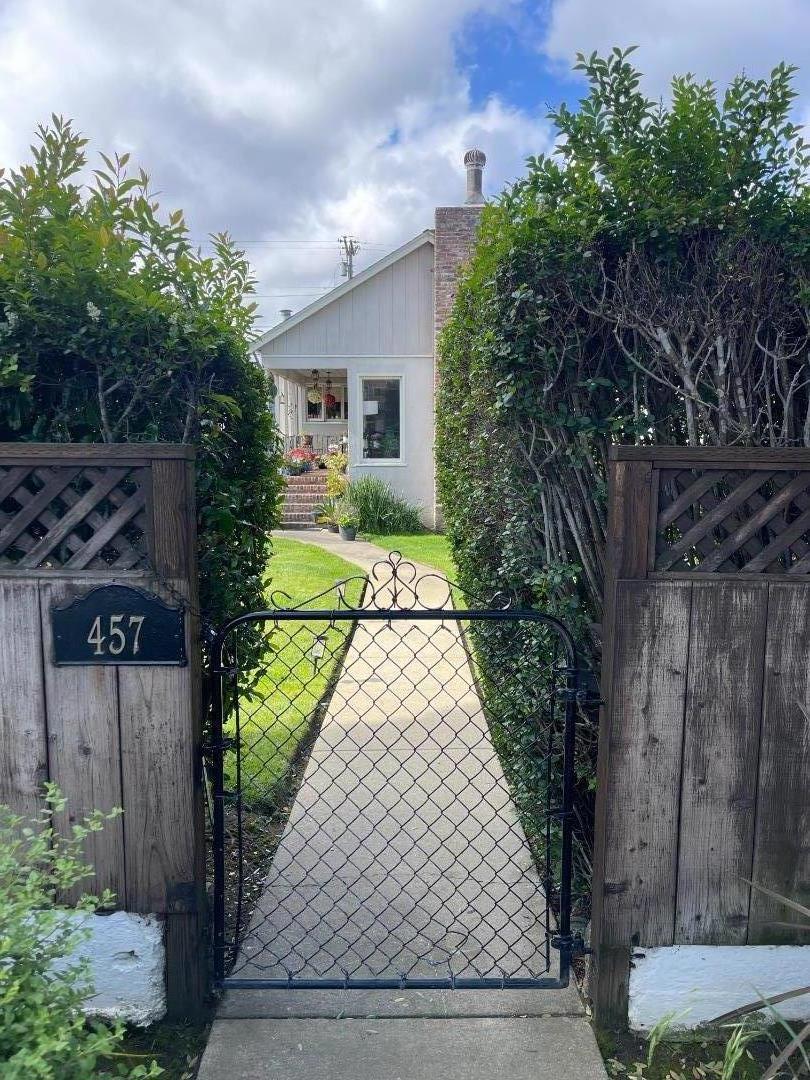 457 Commercial Avenue