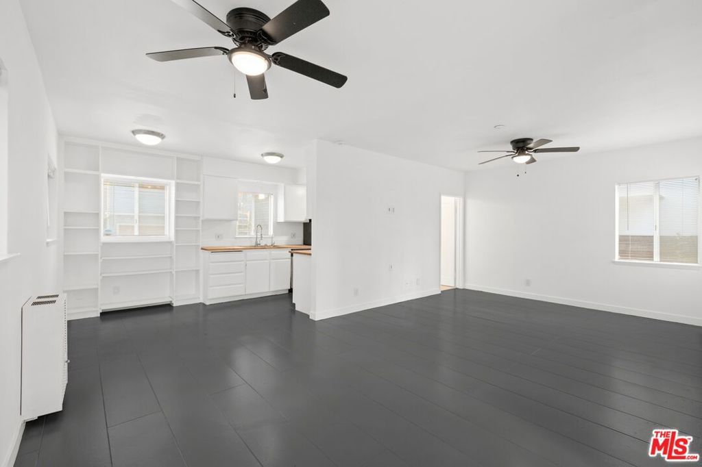 Photo of 427 Sherman Canal, Venice, CA 90291 (MLS # 25610359)