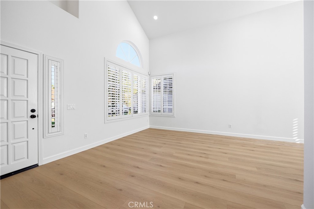 1394 La Culebra Circle