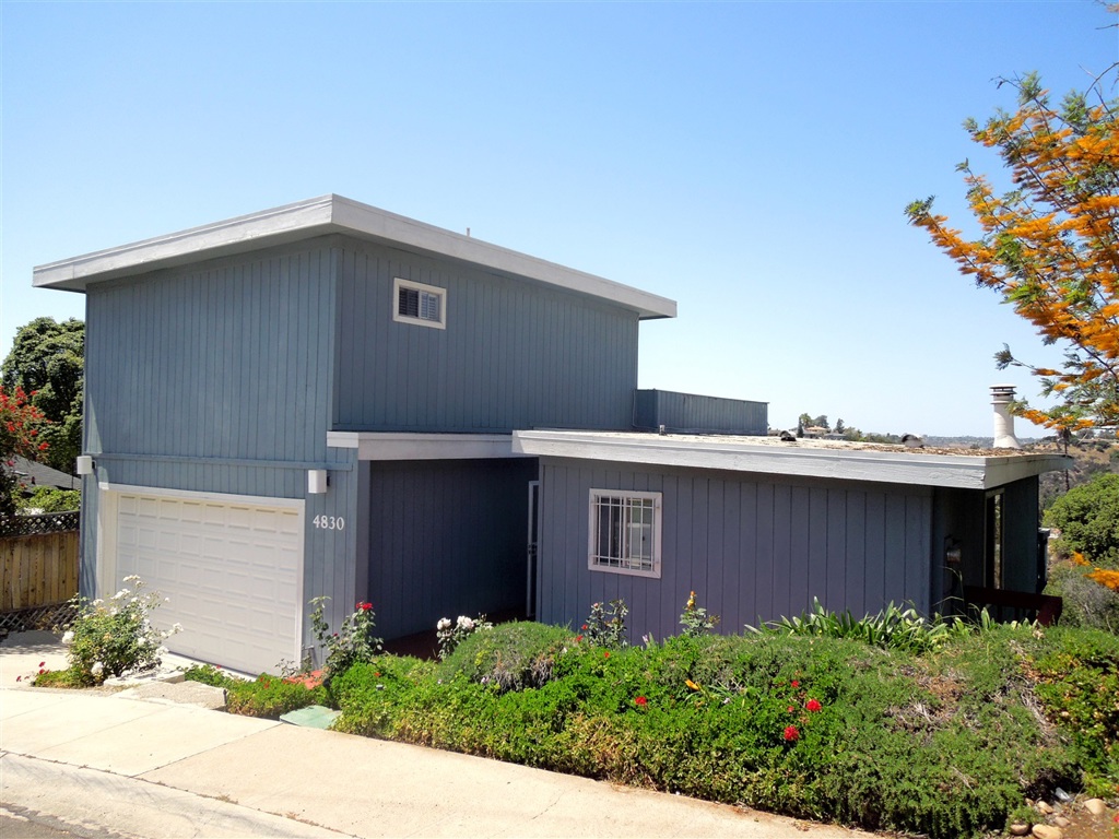 ATTENTION INVESTORS or BUYERS THAT WANT TO MAKE THIS THEIR DREAM HOME! Breath taking views from this spectacular home with tons of potential. Have you been looking for a home with a great lay out, view, that you could make your own? This is the one. Located one of San Diego's newest premier neighborhoods, this home sits on a 17,000 lot with a living space over 1800 sqft. Master bedroom sits alone on top floor with a huge deck over looking the canyon. There is a deck off the living room as well. See supp. Neighborhoods: College Grove Architectural Style: Craftsman/Bungalow View: Craftsman/Bungalow Equipment: Dryer, Range/Oven, Washer Other Fees: 0 Sewer: Sewer Connected