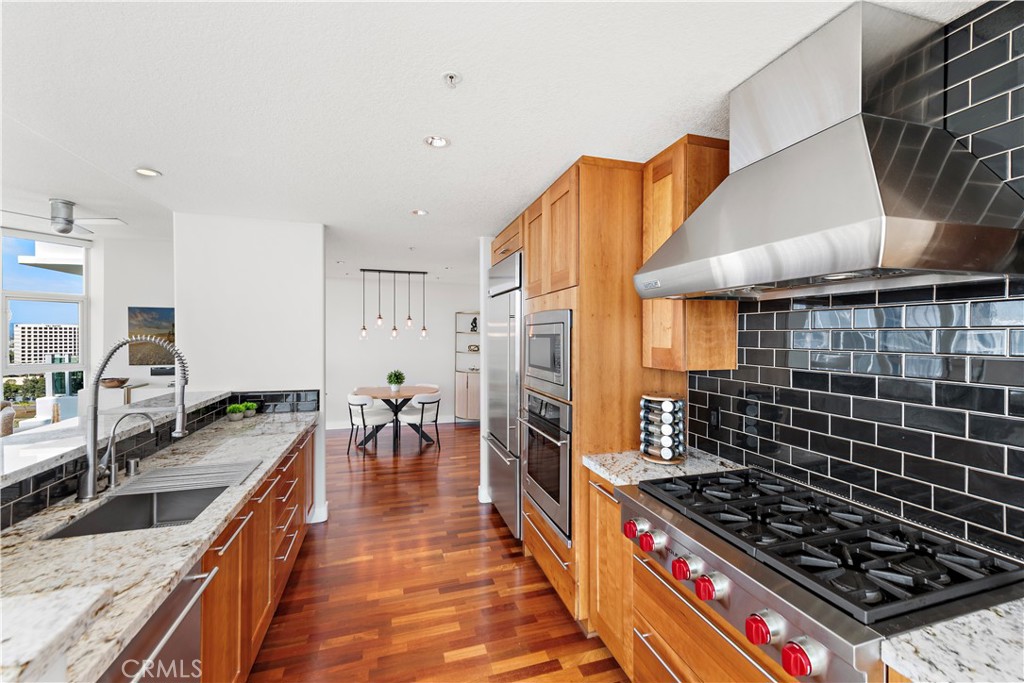 3141 Michelson Drive 1607