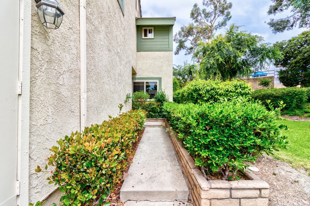 1666 Albany Court
