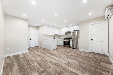 Photo of 2057 1/2 N. Vermont Ave Ave, Los Feliz, CA 90027 (MLS # SR26007830)