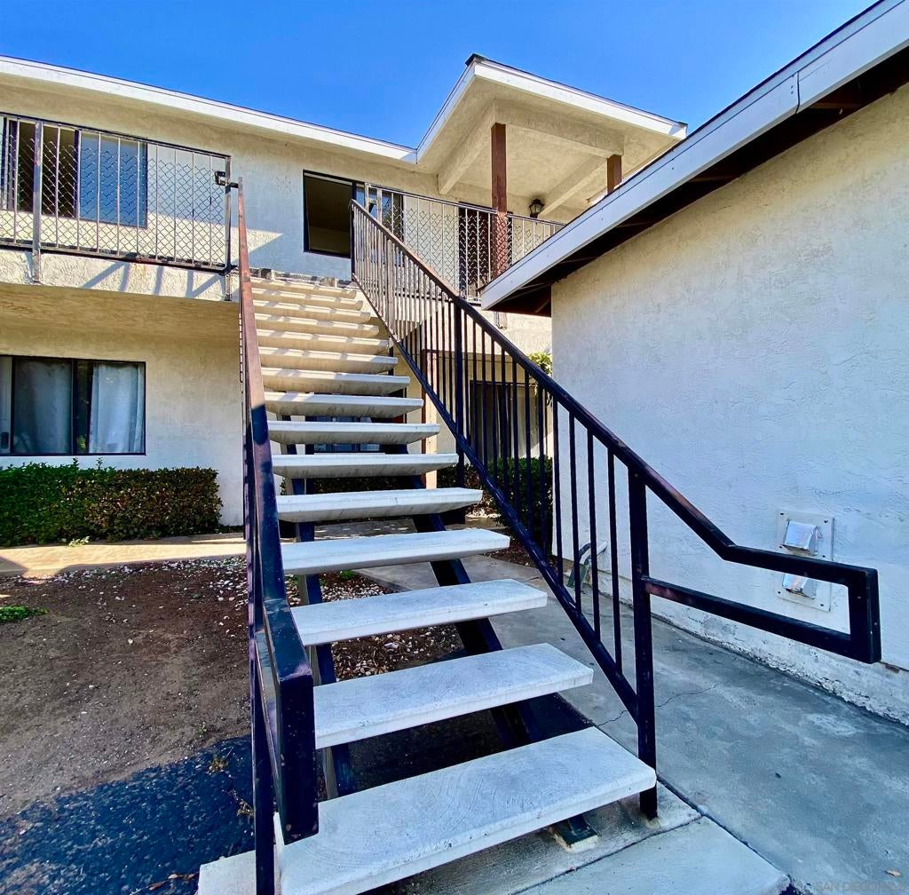8965 Switzer Dr 8