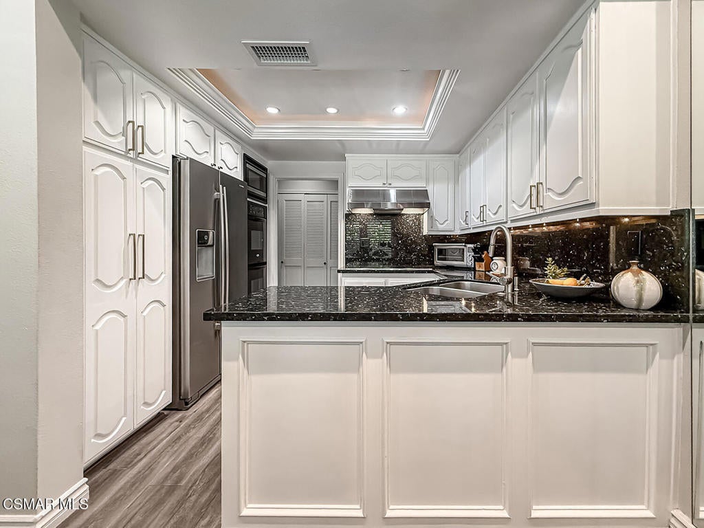 4695 Club View Drive