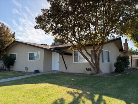 Photo of 4213 Kenny Street, Bakersfield, CA 93307 (MLS # SR26226320)