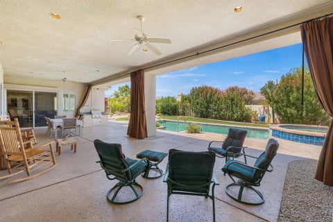 Tiny photo for 10 Queens Court, Rancho Mirage, CA 92270 (MLS # 219154997DA)