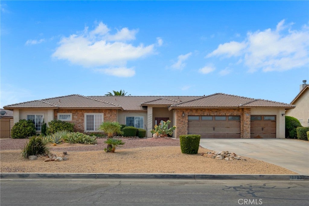 16783 Crockett