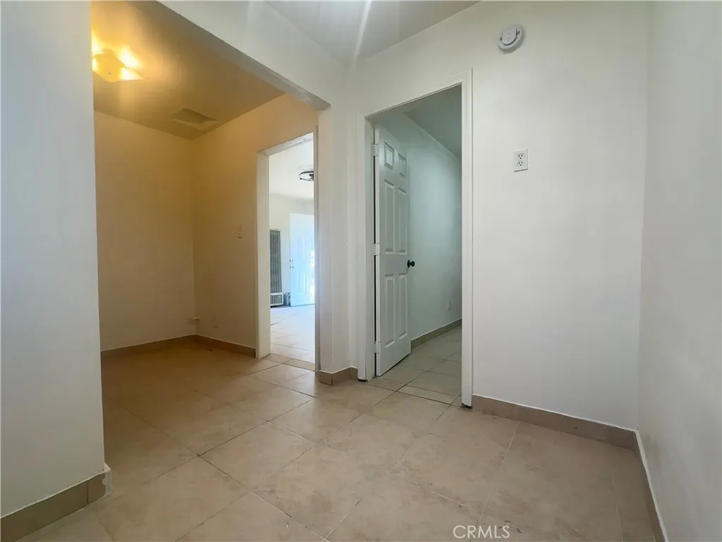 Los Angeles, California 90003, United States, 1 Bedroom Bedrooms, ,1 BathroomBathrooms,Residential,Active,230868