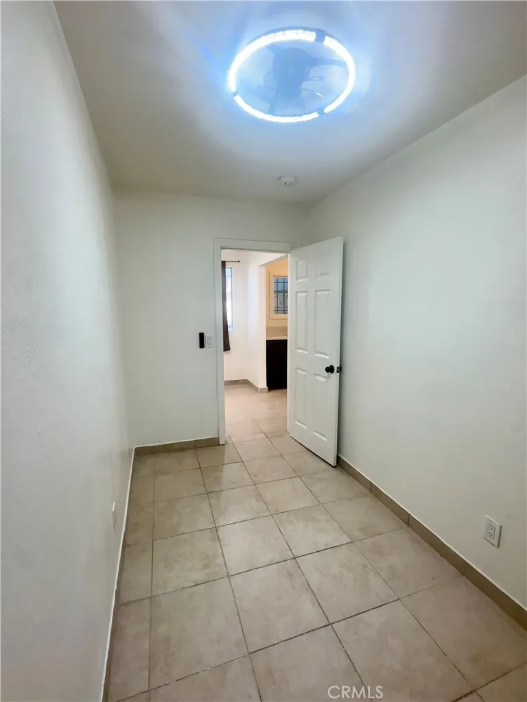 Los Angeles, California 90003, United States, 1 Bedroom Bedrooms, ,1 BathroomBathrooms,Residential,Active,230868