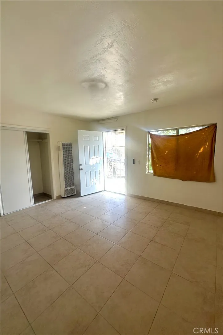 Los Angeles, California 90003, United States, 1 Bedroom Bedrooms, ,1 BathroomBathrooms,Residential,Active,230868