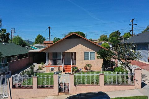 Photo of 2813 Silver Street, Los Angeles, CA 90065 (MLS # P1-26423)