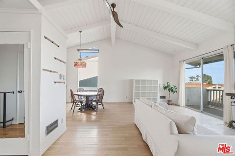 Photo of 28370 Rey De Copas Lane, Malibu, CA 90265 (MLS # 26805279)