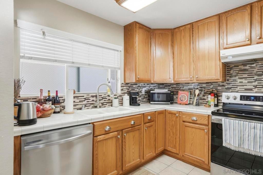 Photo of 2514 Clairemont Dr #111, San Diego, CA 92117 (MLS # 260007972SD)