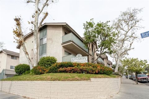 Photo of 13100 Bromont Avenue #8, Sylmar, CA 91342 (MLS # SR26030454)