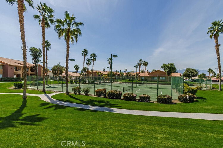 2 Bedroom 2 Bath - freshly painted with new appliances and new floors, washer dryer in unit, pool, tennis court gym access, Luxury Condominium Rentals in beautiful Bermuda Dunes, California, offering spacious units, amazing accommodations, and covered parking all within a beautiful and secure community.