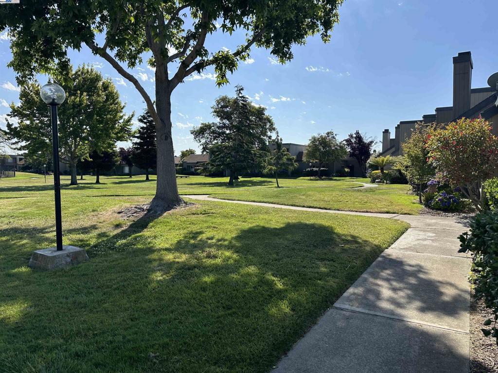 BAY FARM - Residential