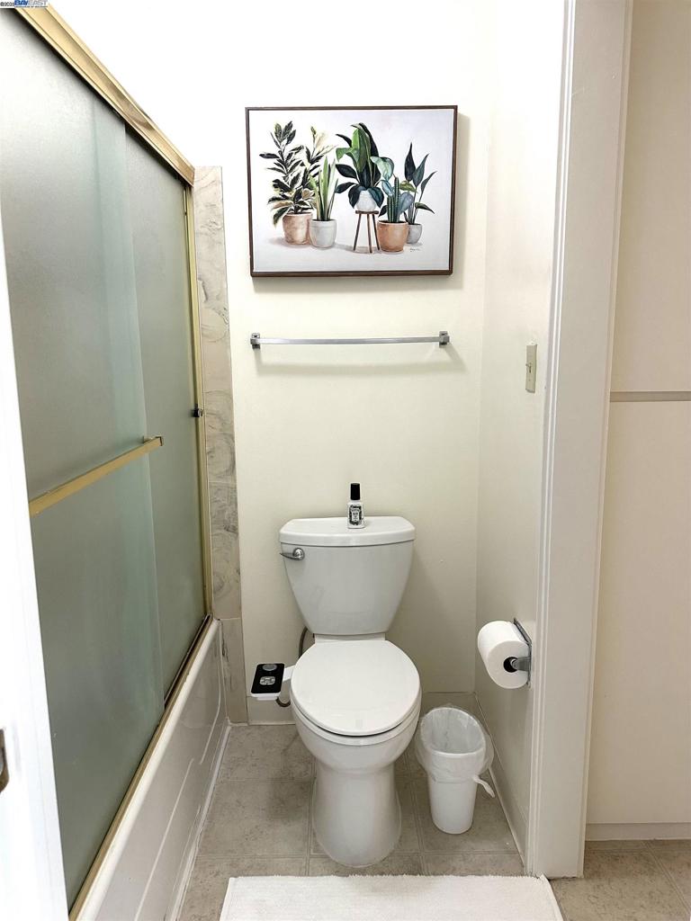 BAY FARM - Residential