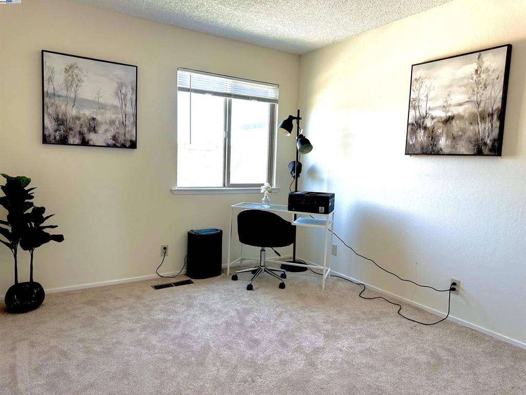 BAY FARM - Residential