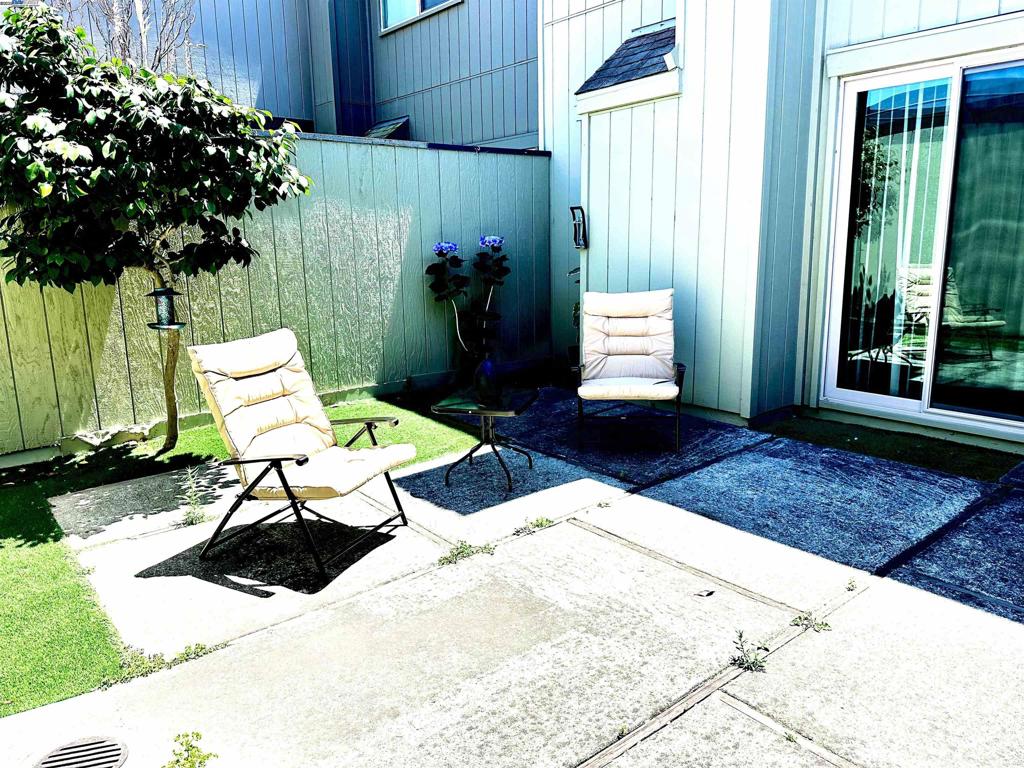 BAY FARM - Residential