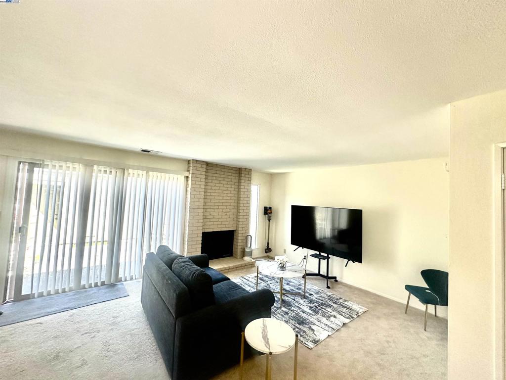 BAY FARM - Residential