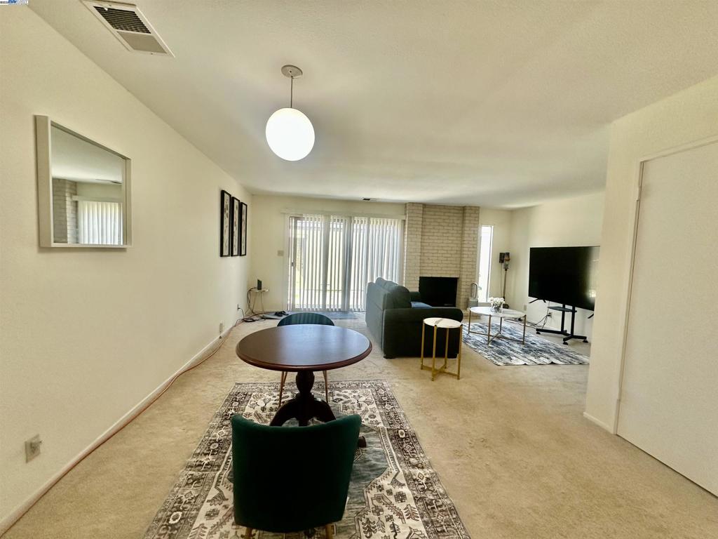 BAY FARM - Residential