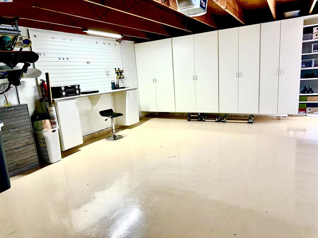 BAY FARM - Residential