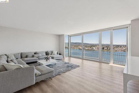 Photo of 1555 Lakeside Dr Dr #190, Oakland, CA 94612 (MLS # 41134402)