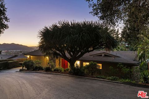 702 Cavanagh Road Glendale CA 91207