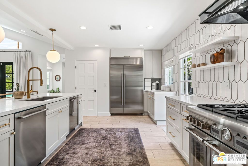 listing image 130721094479945751372