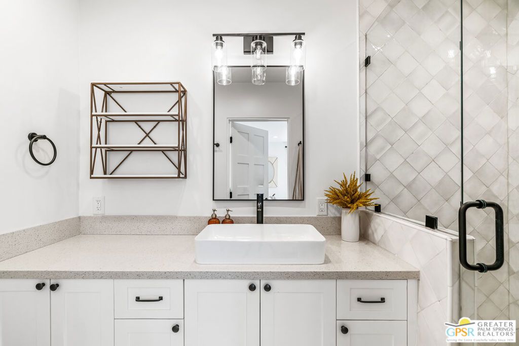 listing image 130729631776525551332