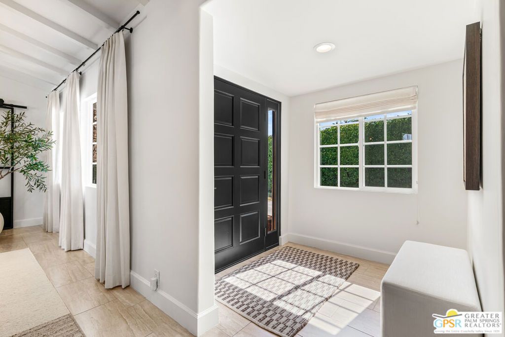 listing image 130729873879165542710