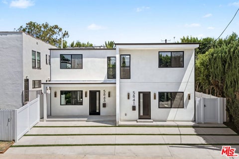 Photo of 5843 Whitworth Dr, Los Angeles, CA 90019 (MLS # 26868655)