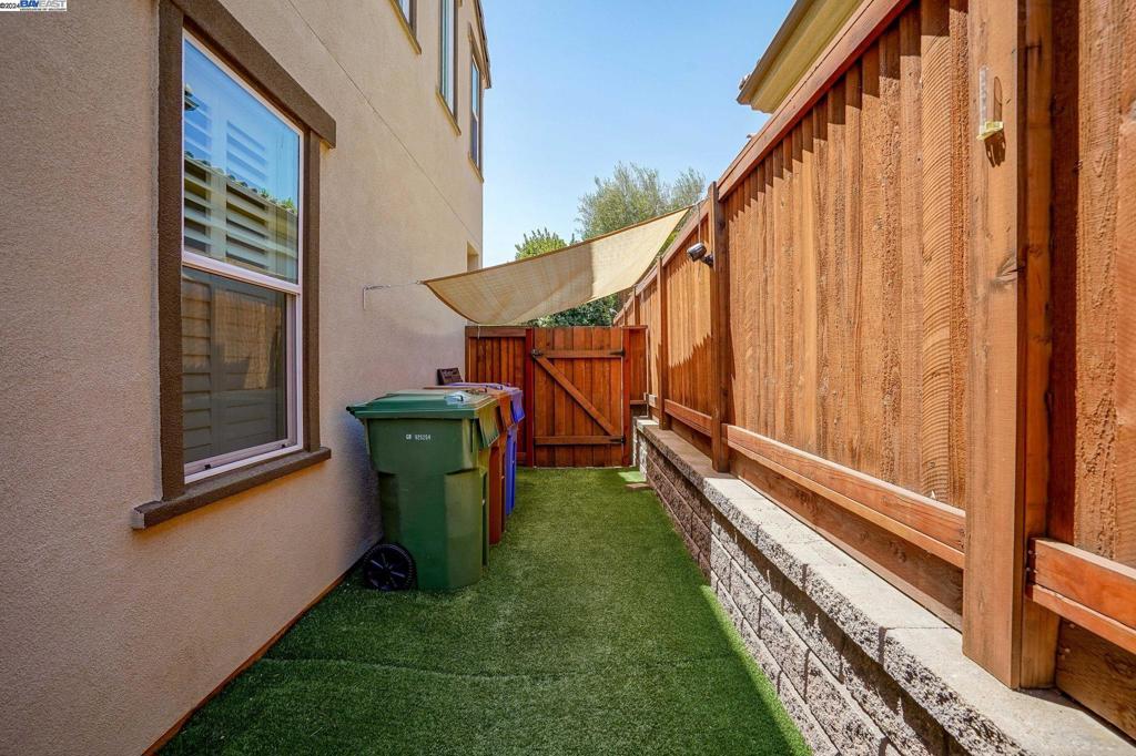 TRILOGY VINEYARDS - Residential