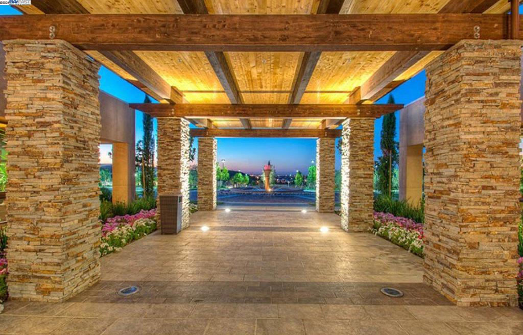 TRILOGY VINEYARDS - Residential