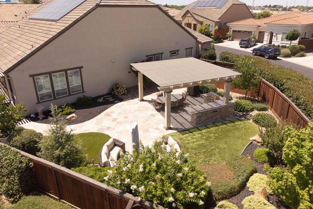 TRILOGY VINEYARDS - Residential