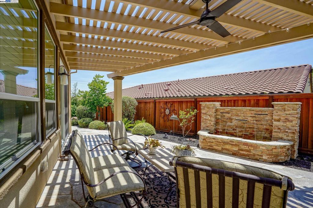 TRILOGY VINEYARDS - Residential