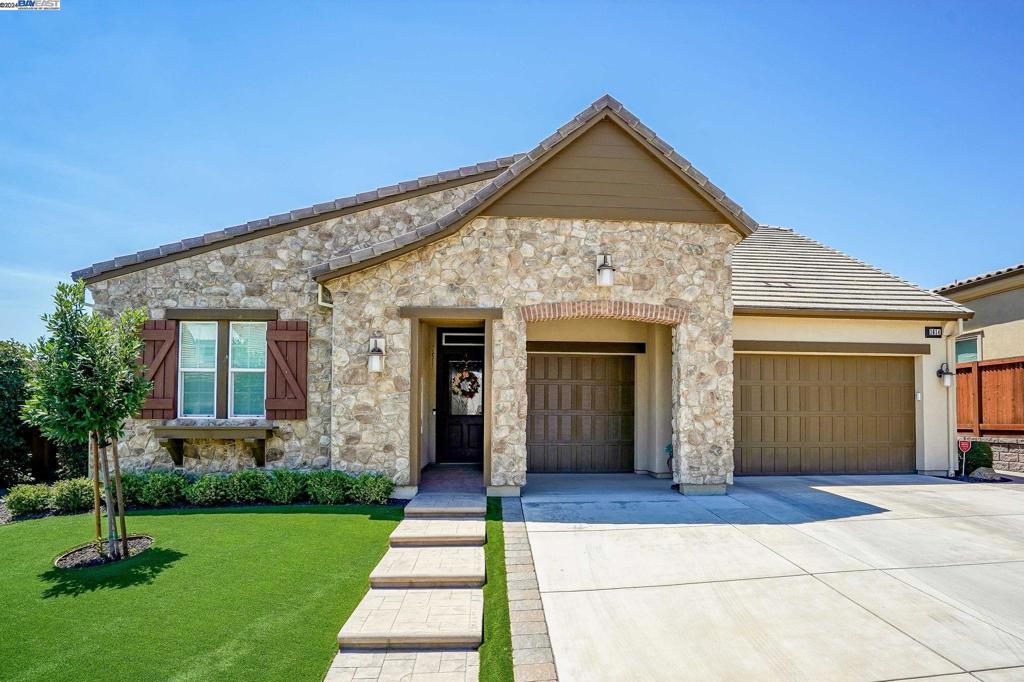 TRILOGY VINEYARDS - Residential