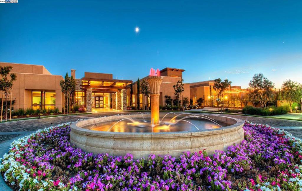 TRILOGY VINEYARDS - Residential