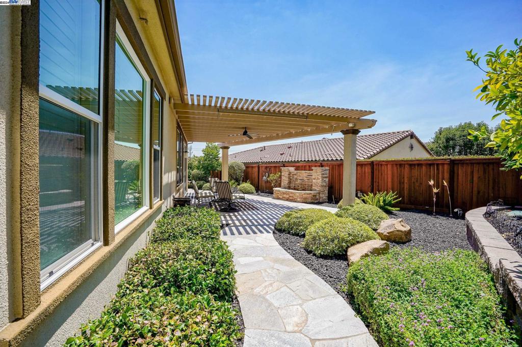 TRILOGY VINEYARDS - Residential