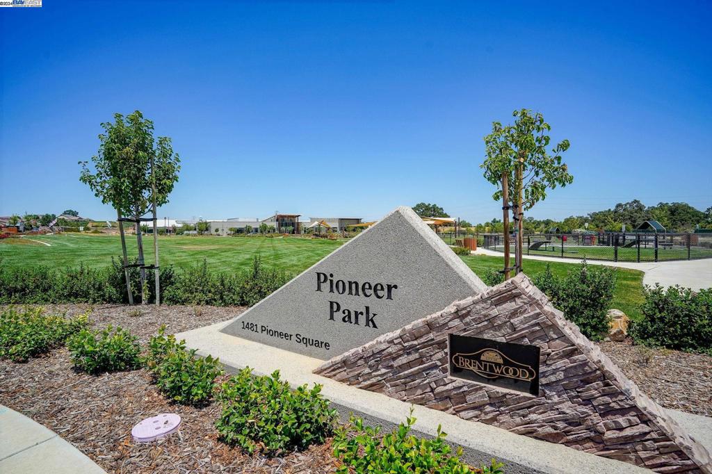 TRILOGY VINEYARDS - Residential