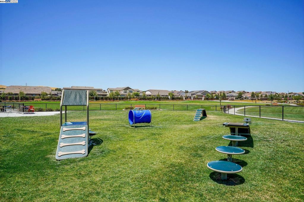 TRILOGY VINEYARDS - Residential