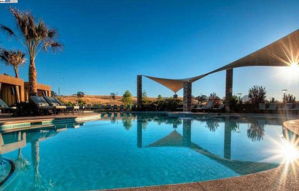 TRILOGY VINEYARDS - Residential