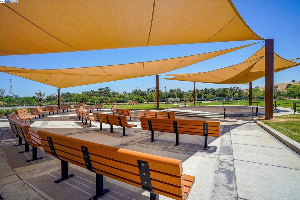 TRILOGY VINEYARDS - Residential