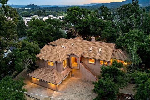 5982 Violeta Atascadero CA 93422