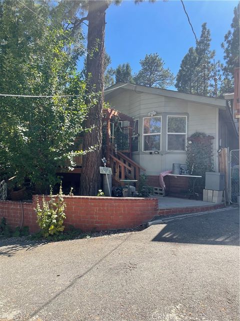 Photo of 1444 Malabar Way, Big Bear City, CA 92314 (MLS # DW26004357)